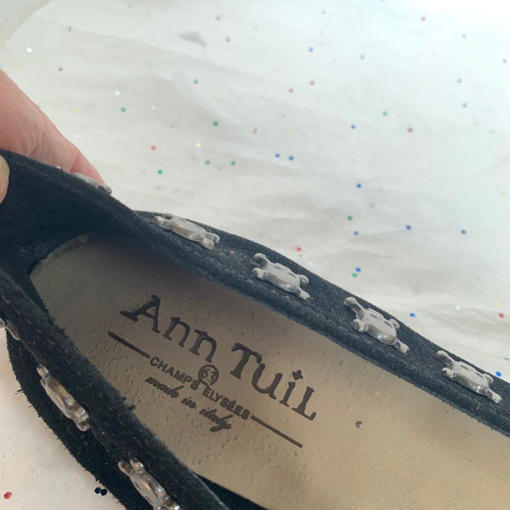 Ann Tuil Paris Black Suede Ballet Flats Metal Skull and Crossbones Rivet 39 Goth - Picture 12 of 15
